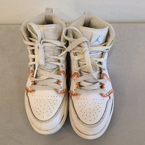 Nike Air Jordan 1 Mid SE Sneaker Little Kid 1.5